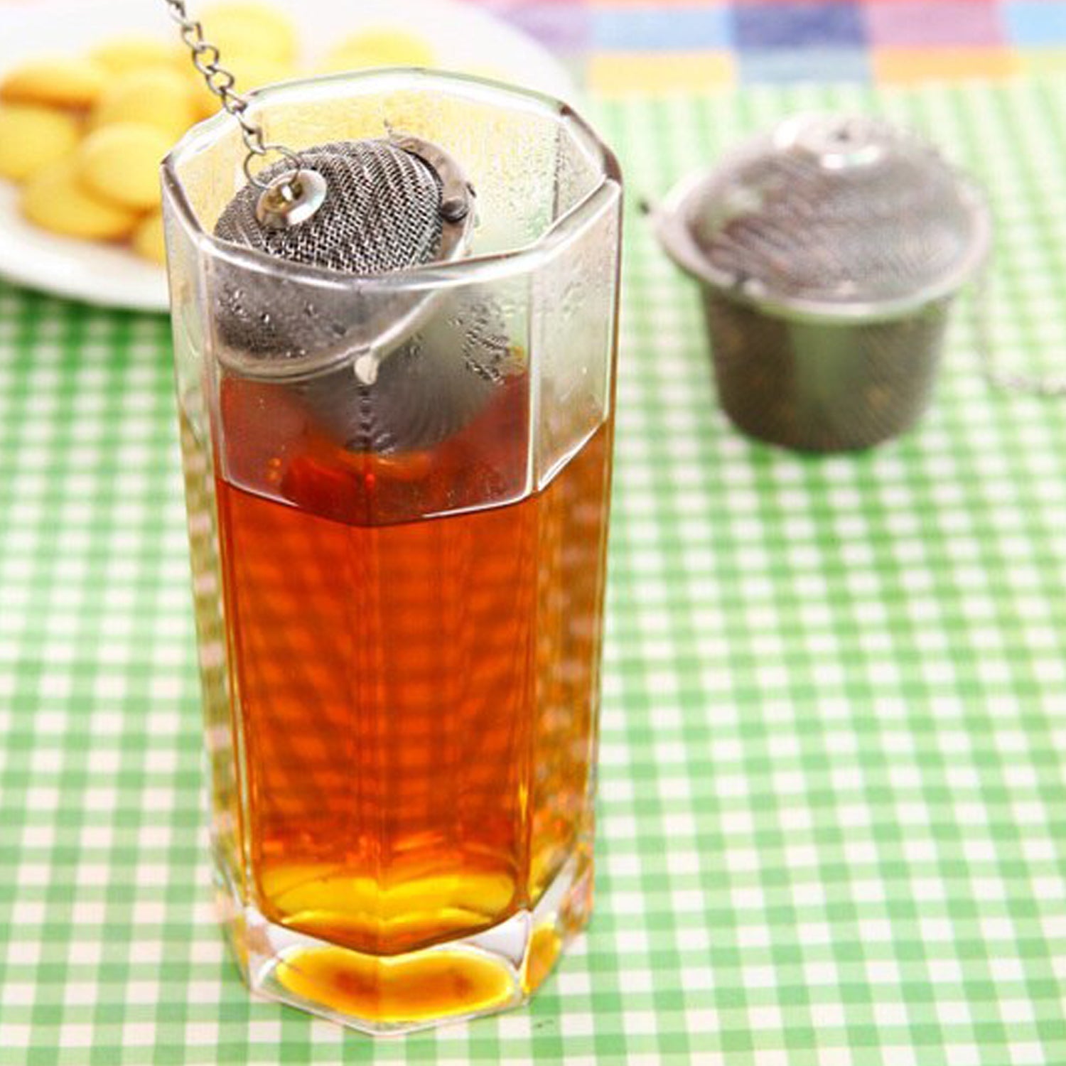 Efficient stainless steel tea filter for quick and clean tea preparation