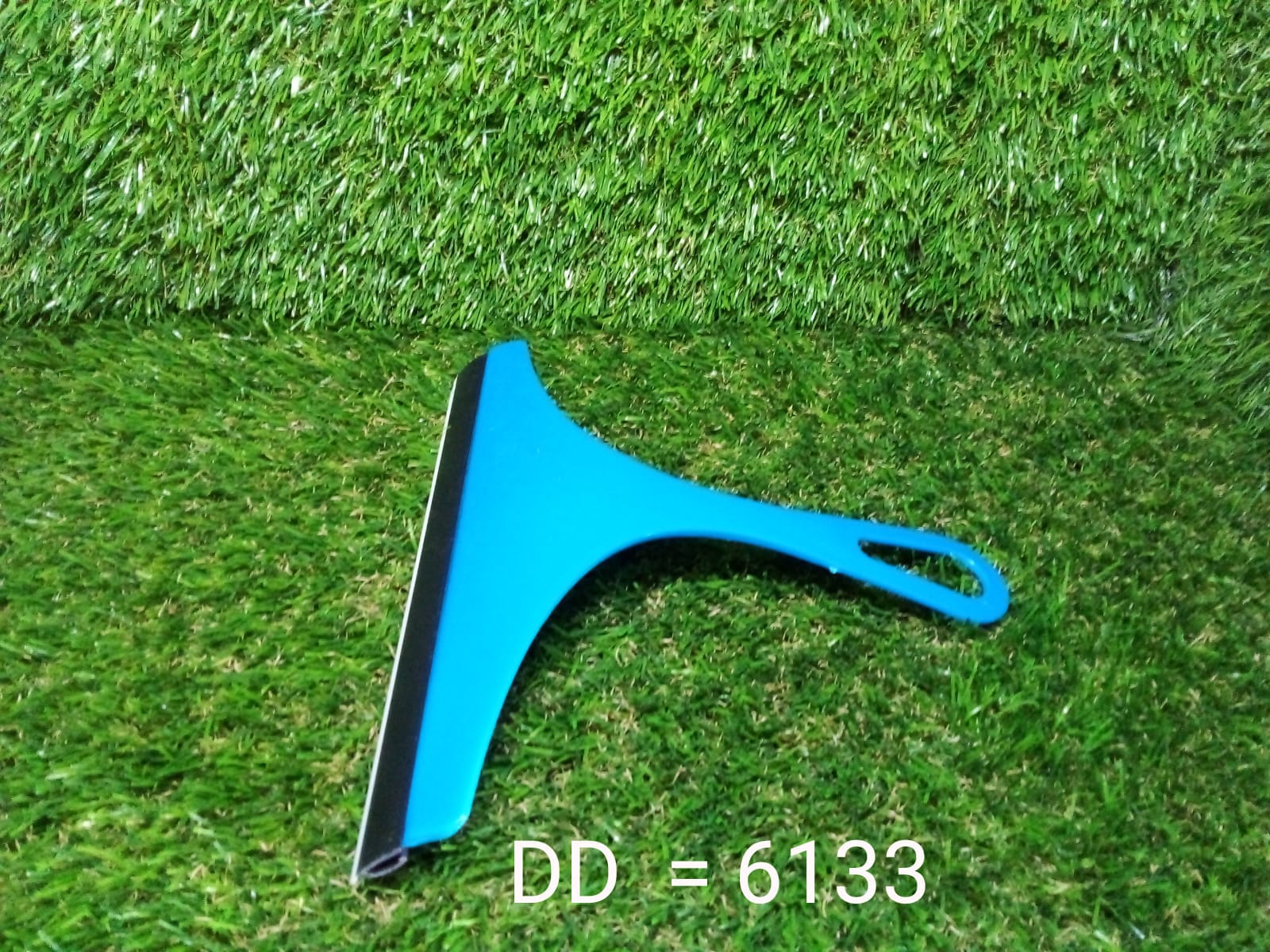 6133 Car Mirror Wiper used for all kinds of cars and vehicles for cleaning and wiping off mirror etc. 