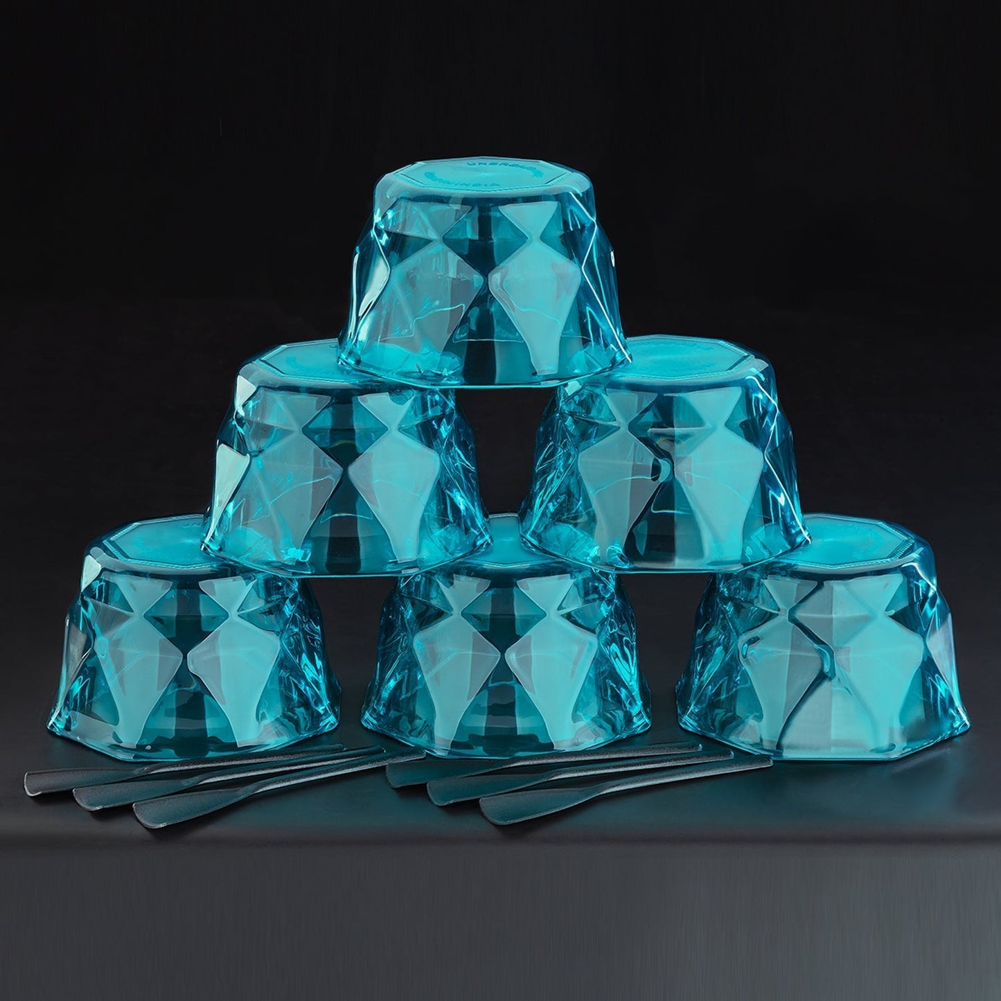 Ice cream bowl set with diamond shape design, 6 pieces.