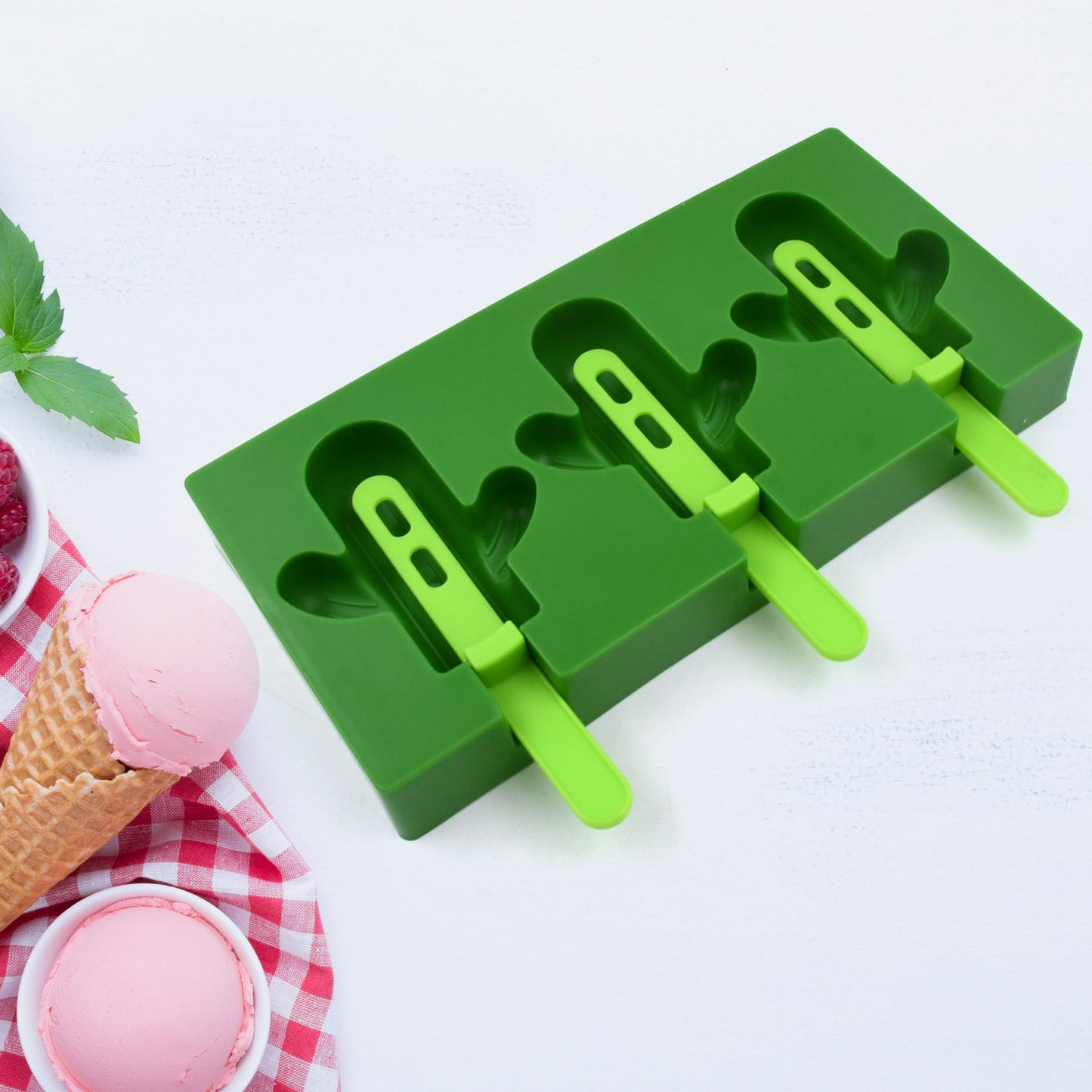 Ice Cream Mould Popsicle Mold, Cactus Shape Ice Pop Molds Homemade Popsicle for DIY Ice Popsicle, 3-Cavity Summer Food Kitchen Tools (1 Pc)