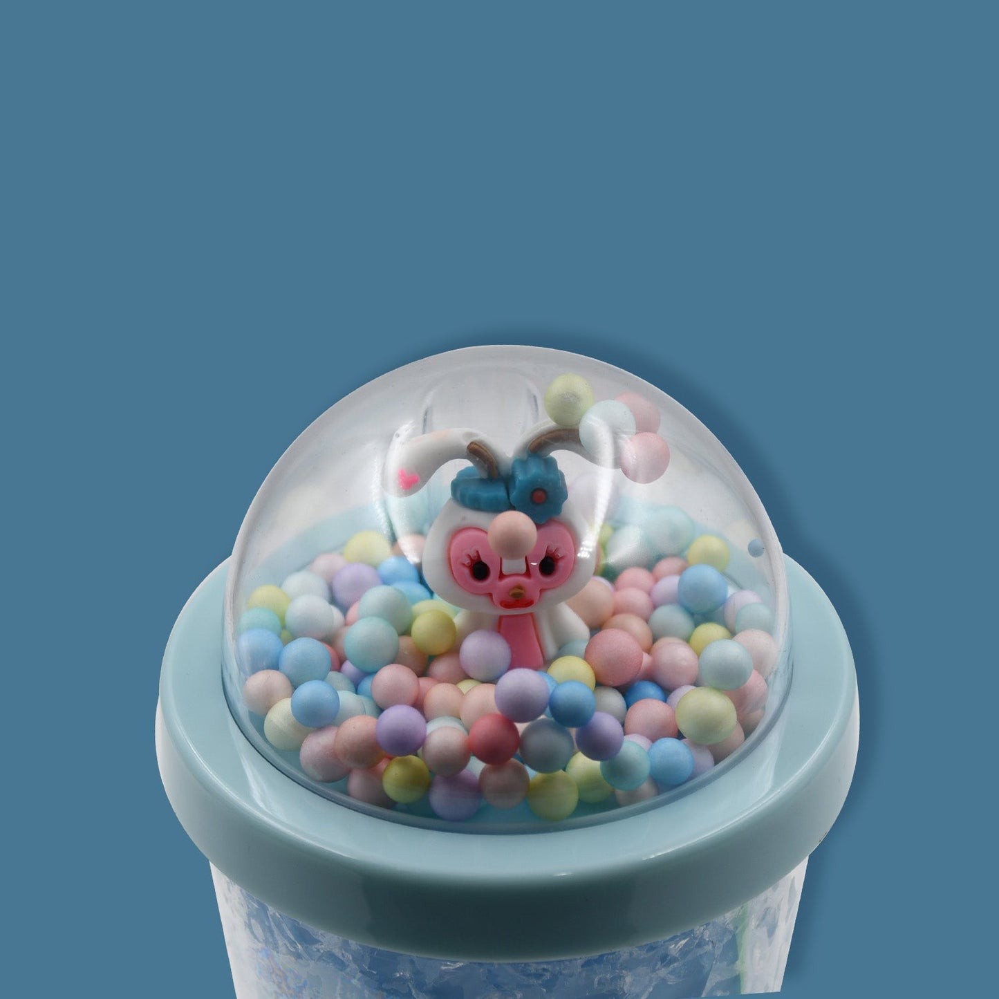 Unicorn-themed tumbler with LED light, suitable for kids