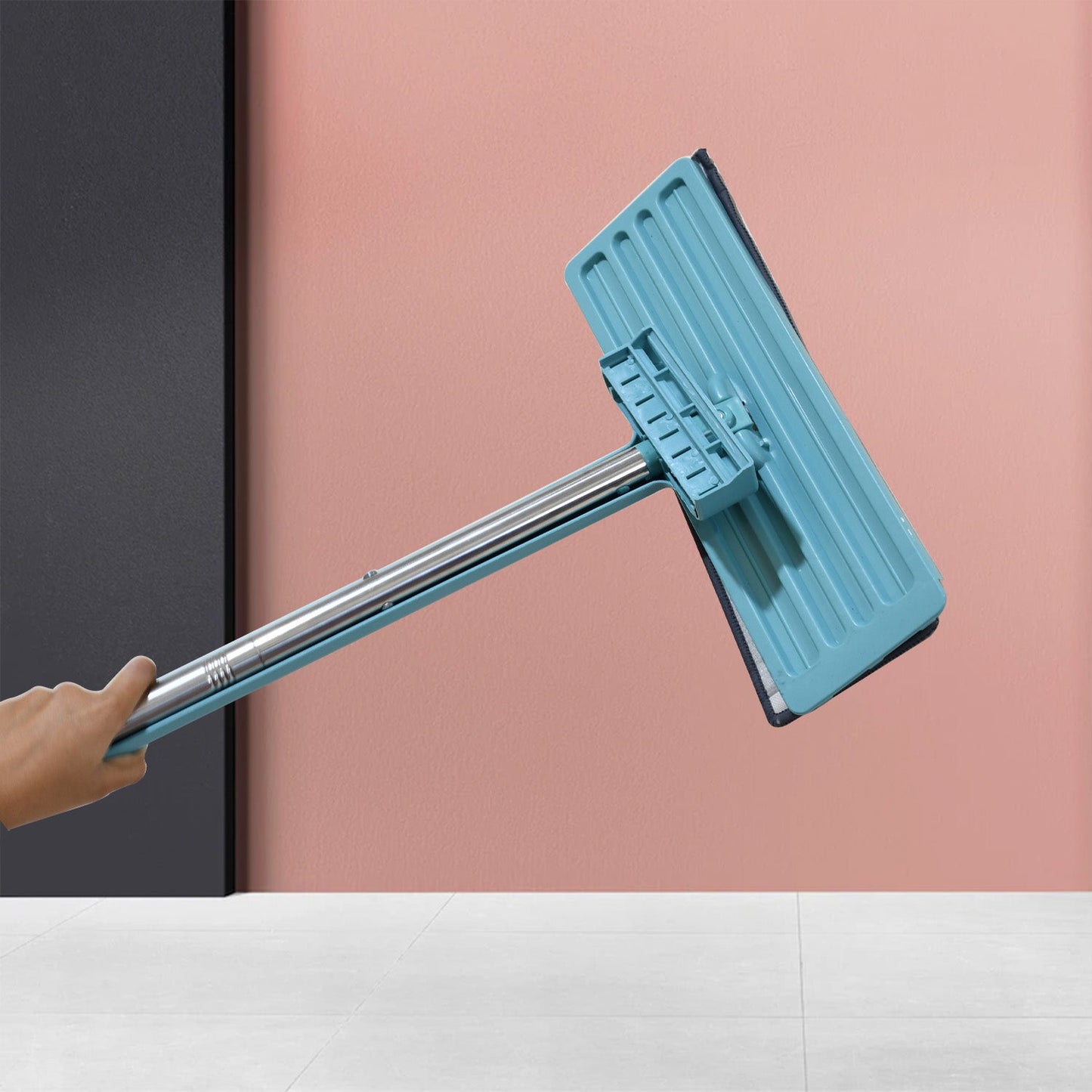 Flat mop with microfiber pad for hardwood floors