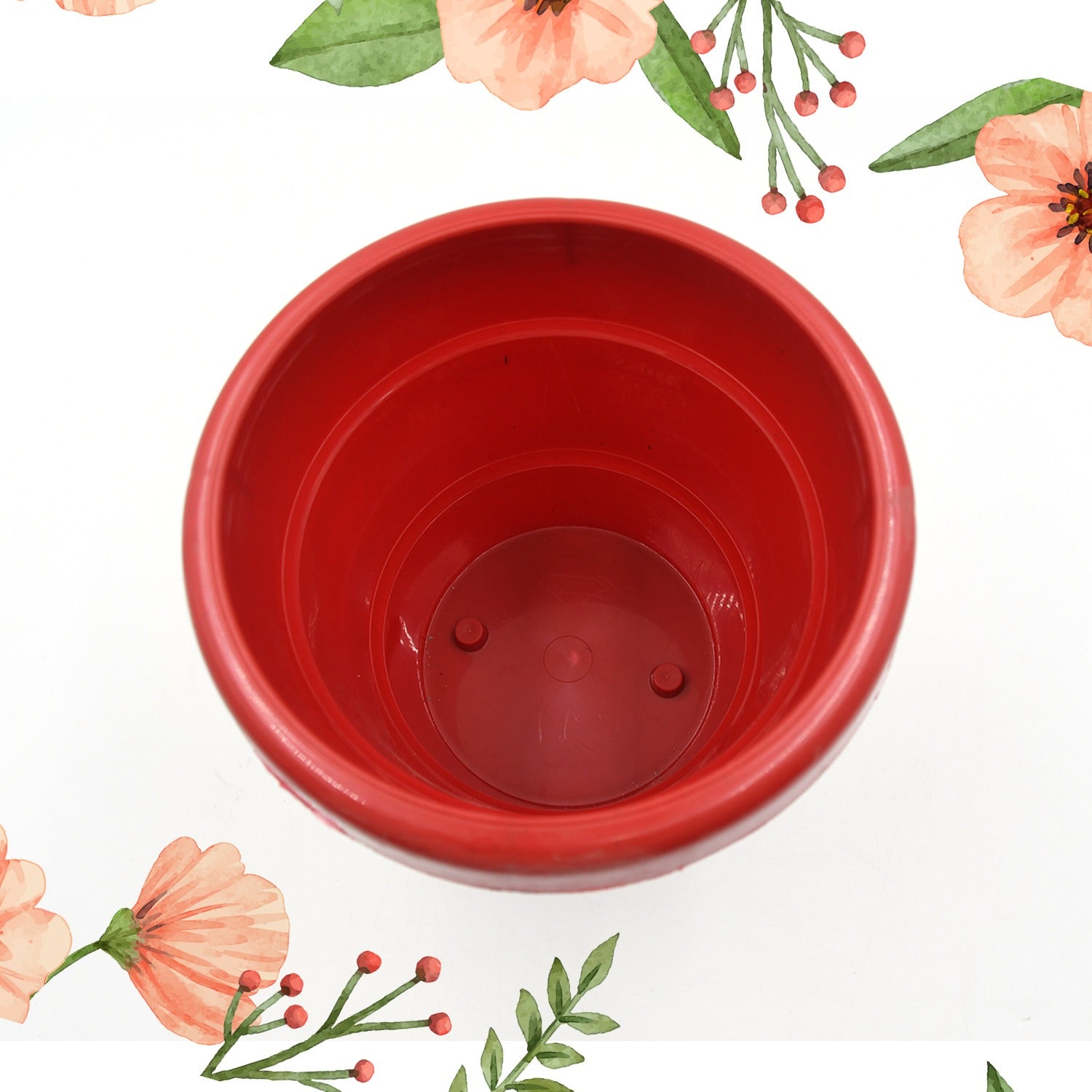 Plastic plant pot, 13 cm, heavy-duty, perfect for indoor use or outdoor balcony gardening.